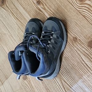 GUC Boys Grey/Blue Hiking Boots sz 2